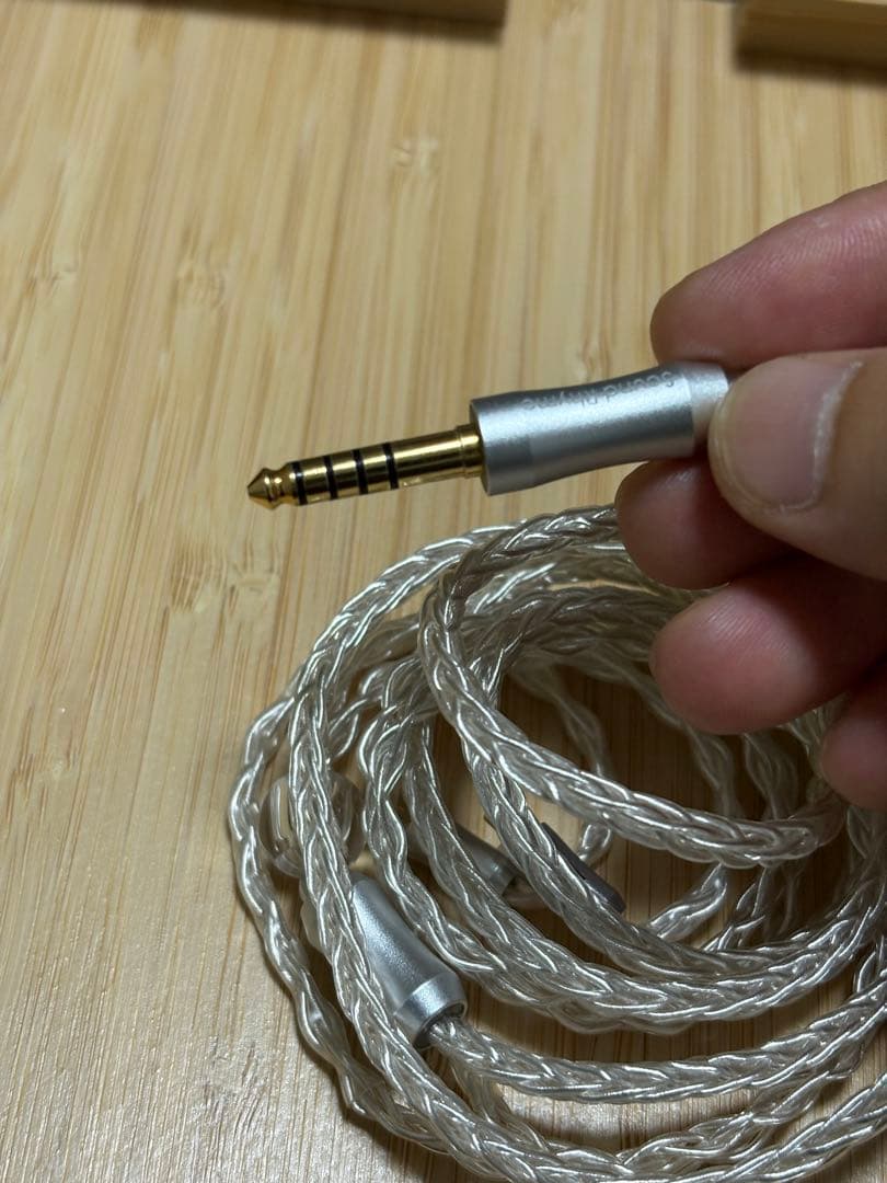 Sound Rhyme SR5 ほぼ未使用　ケーブル、イヤーピース未使用