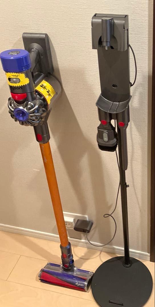 Dyson v8 fluffy スタンド付き
