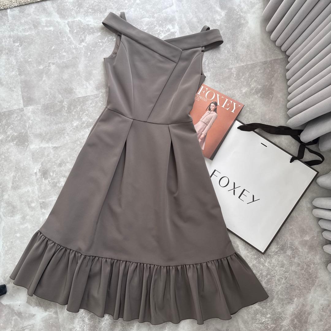 FOXEY フォクシーニューヨーク オフショルダーワンピース 38♡定価7万円