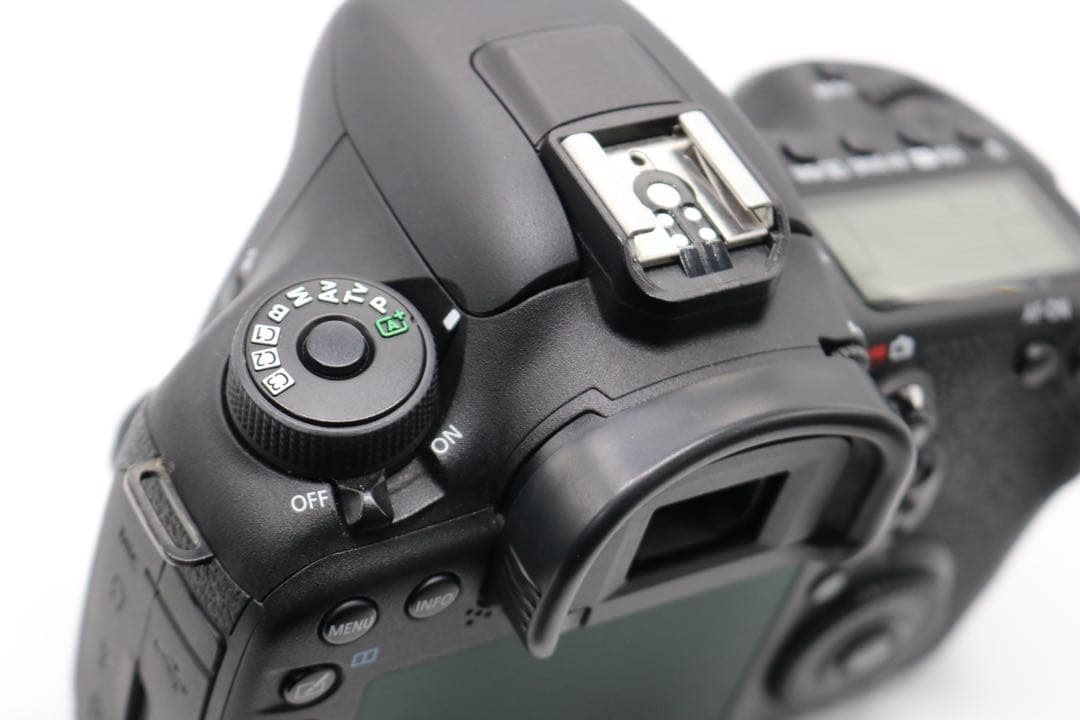 美品 【Canon EOS 7D Mark Ⅱ ダブルレンズセット】 安心保証◎