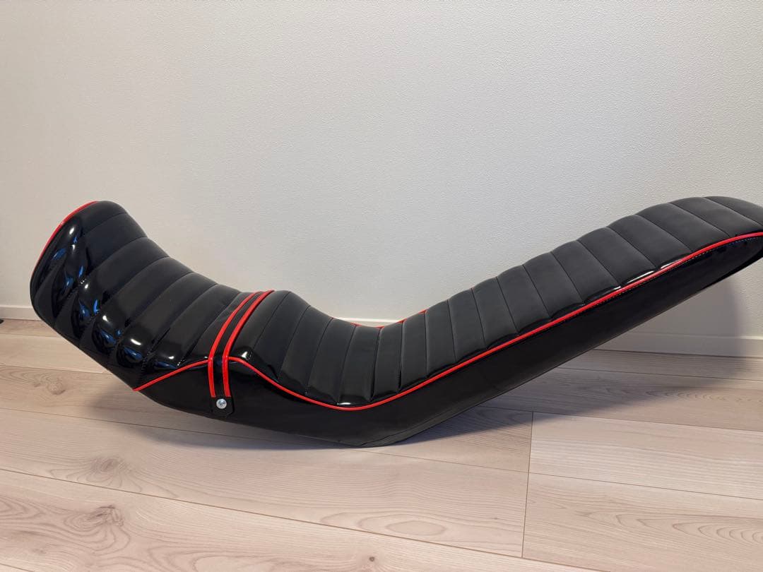 xjr400 4hm 3段シート 黒 赤