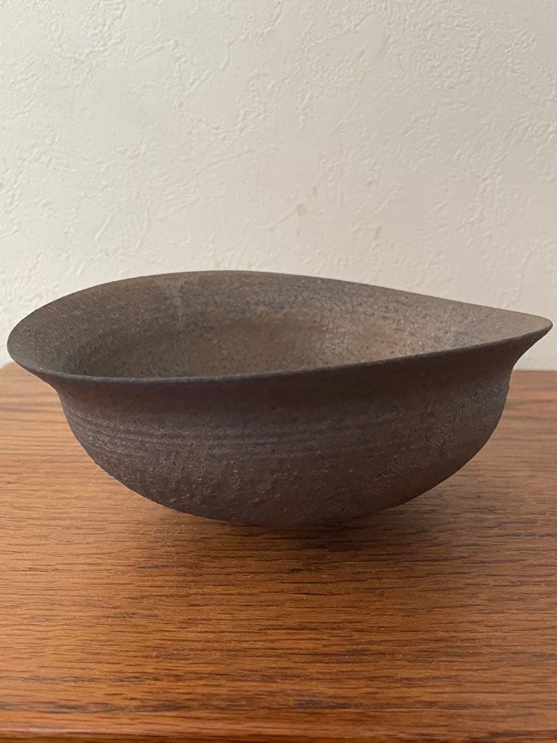 【2/9までの出品】新品未使用 冨部咲喜子 たわみ鉢 陶器鉢 y鉢