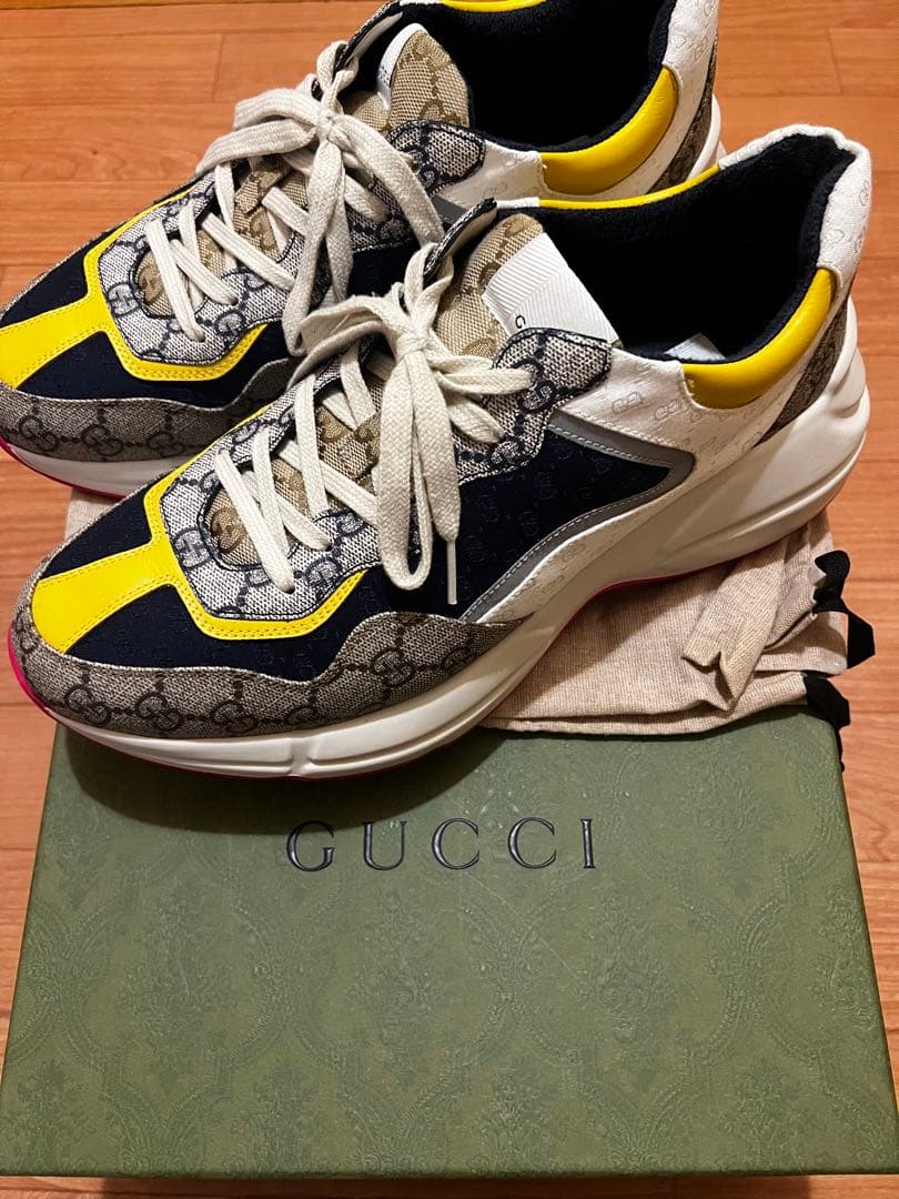 GUCCIスニーカー