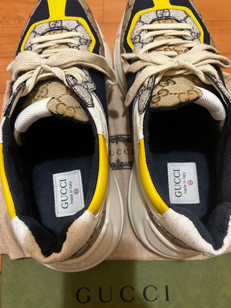 GUCCIスニーカー