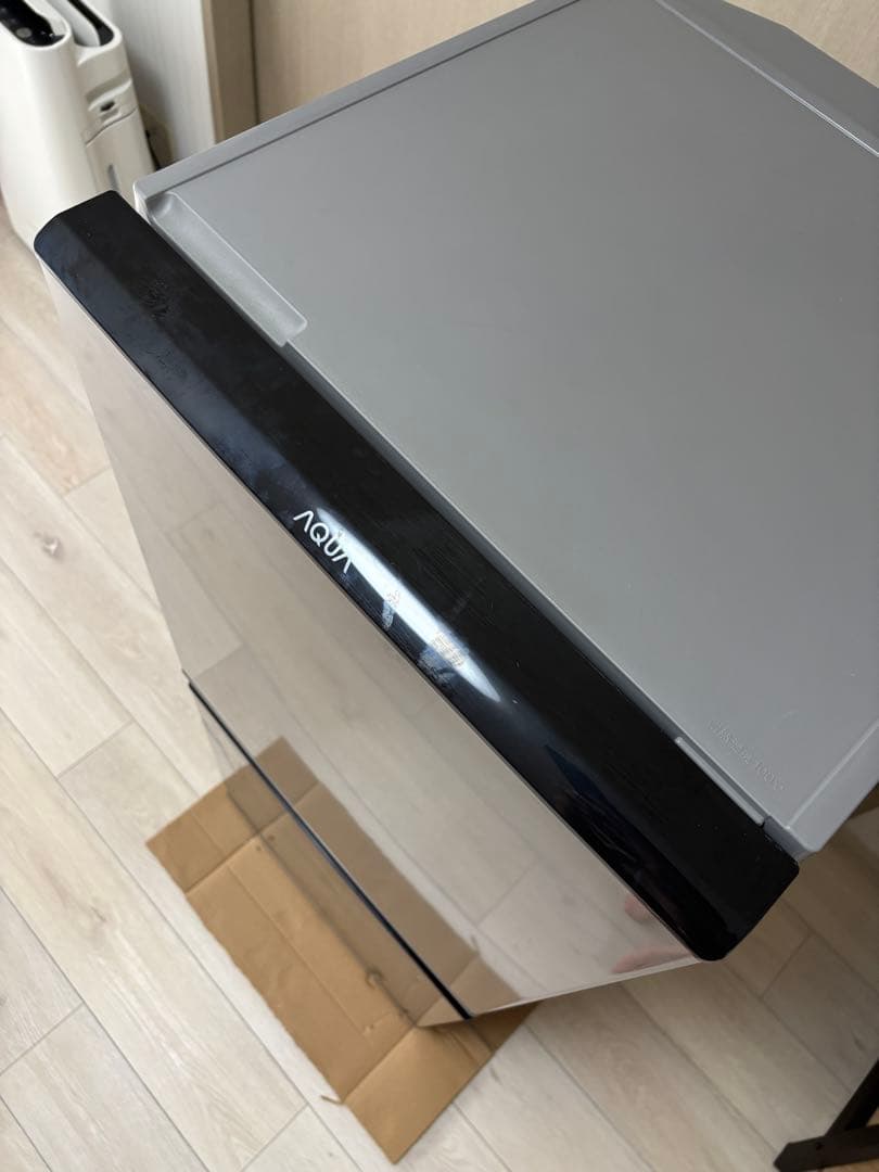 シルバー冷蔵庫 コンパクト 冷凍庫付き