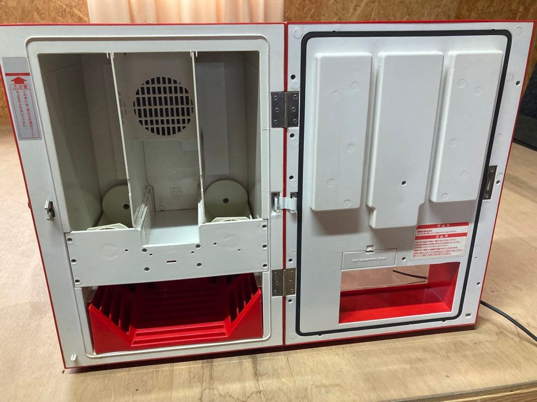 送料込み価格　激レア　希少　早い物勝ち‼︎ Coca-Cola 自動販売機型保冷庫