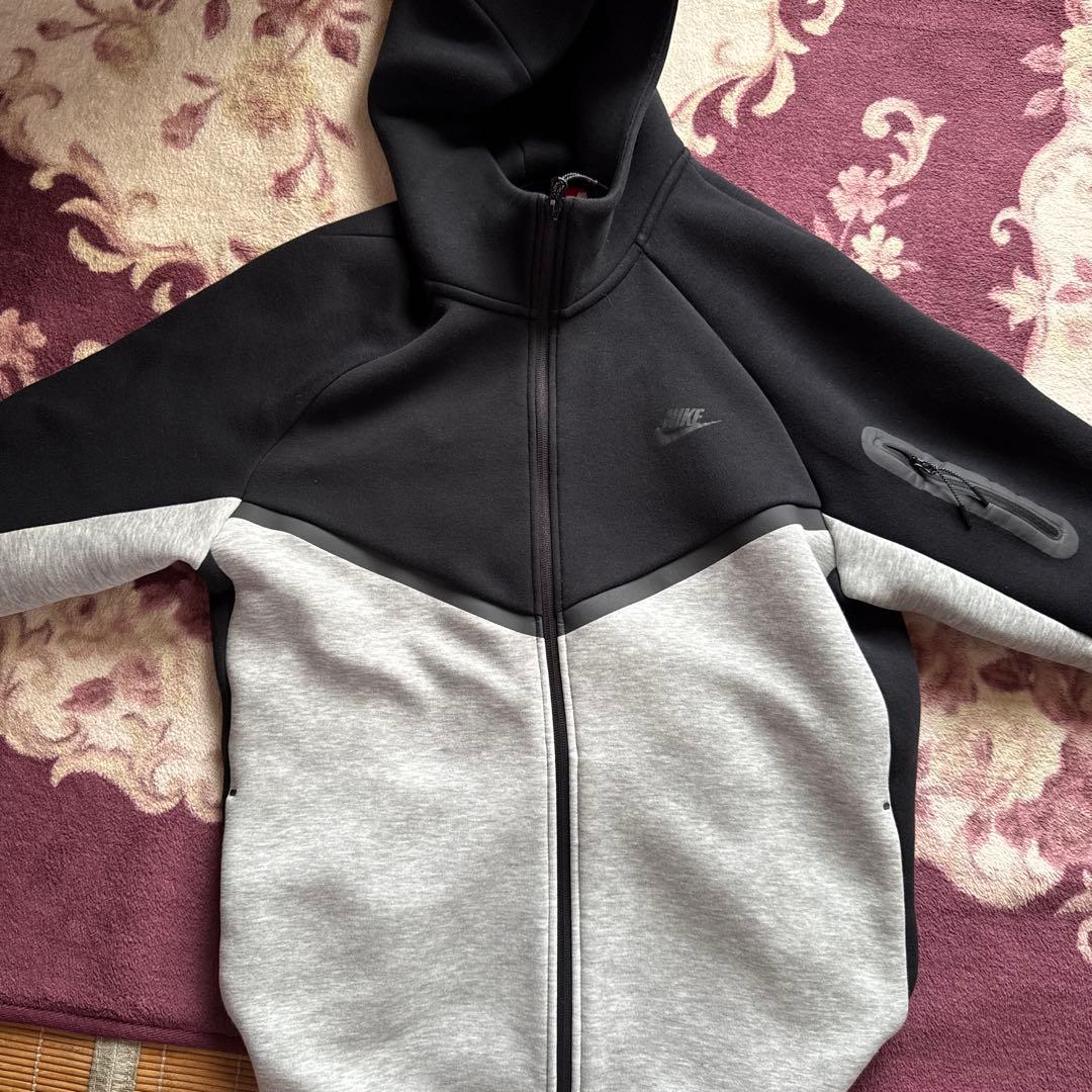 NIKEテックフリースLサイズ(海外モデル これ以上値下げできません！早い者勝ち