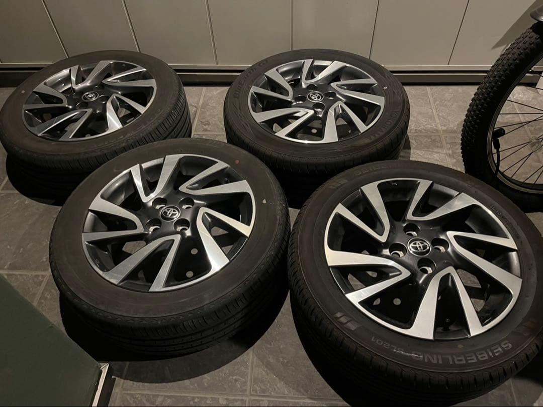 アクア16インチ ホイールセット バリ溝