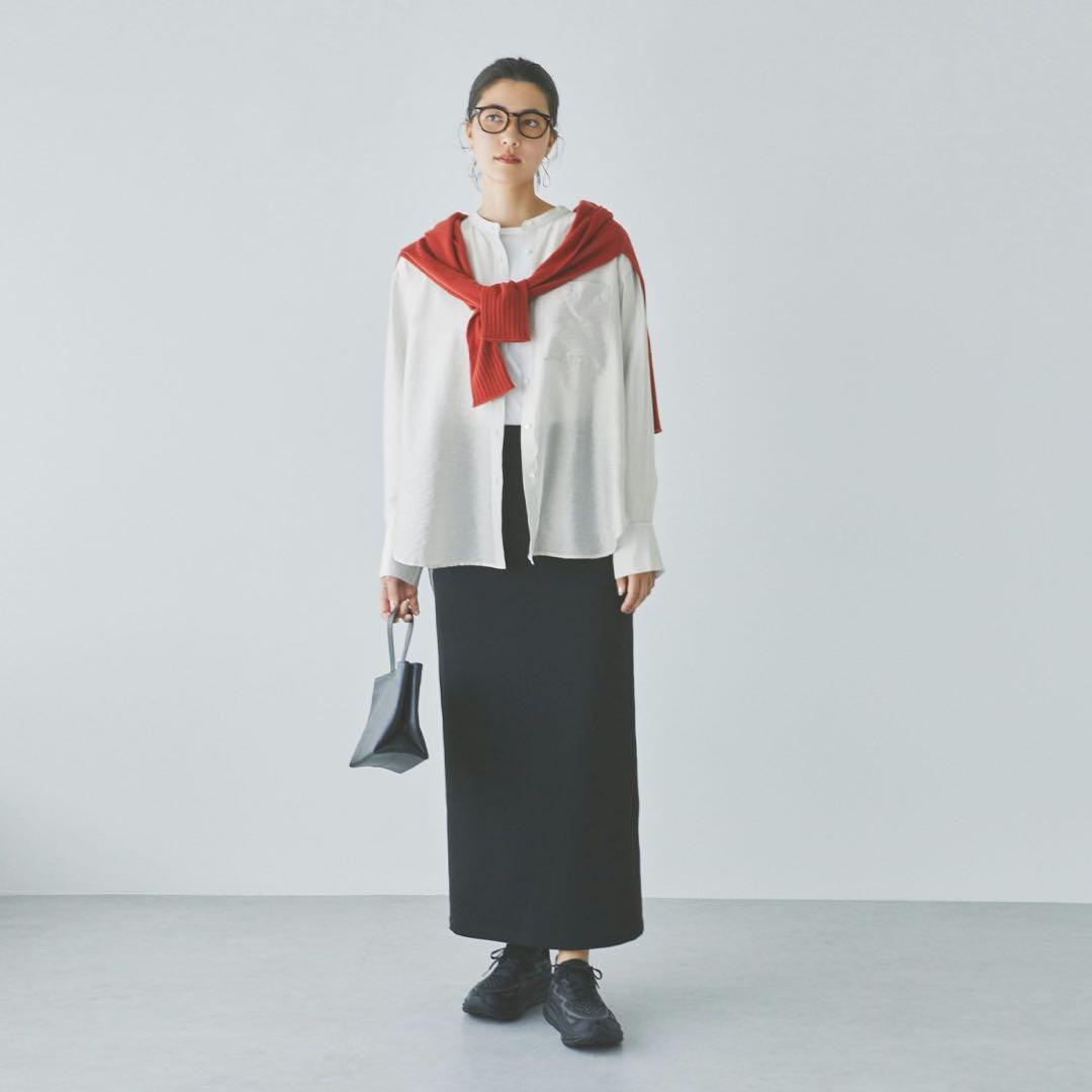 北欧暮らしの道具店 【24AW】とろんと光って揺れる シアーな羽織りブラウス