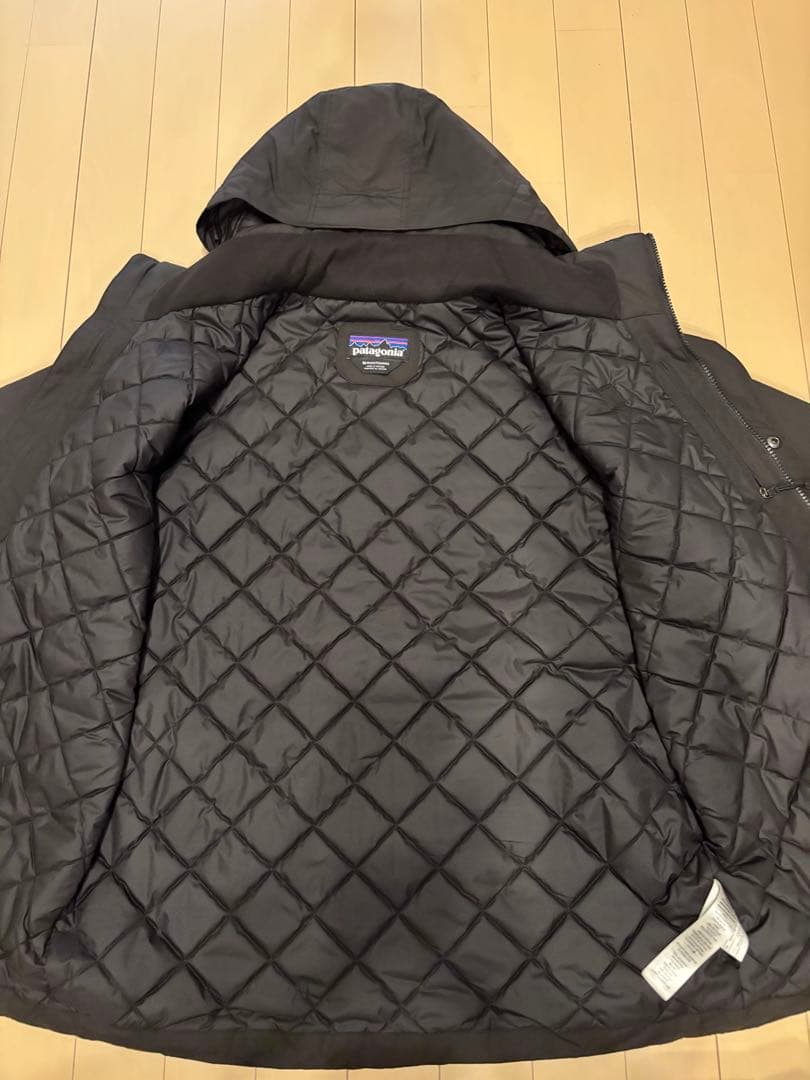 Patagonia イスマスジャケット（ブラック）