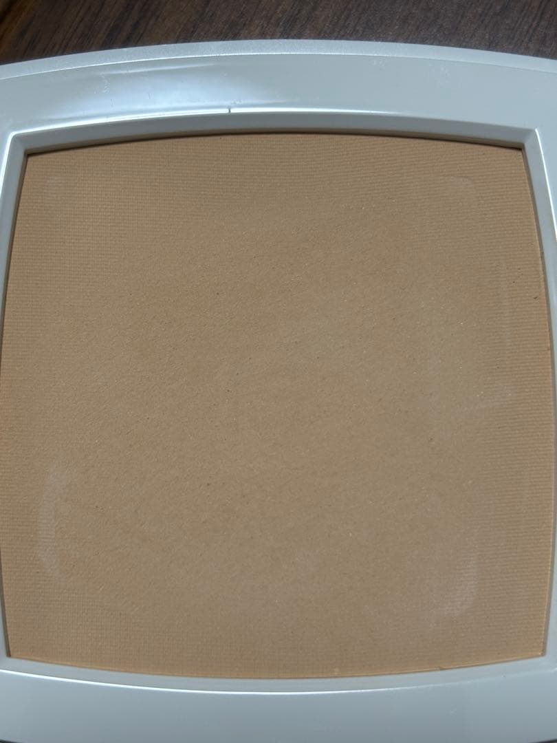 シャネル　ルブランコンパクトラディアンス　20ベージュ