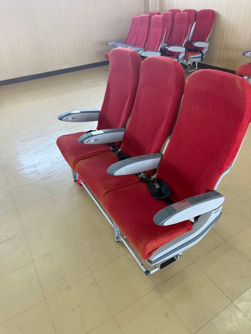 観光専門学校使用品　飛行機　旅客機　椅子　実習用④