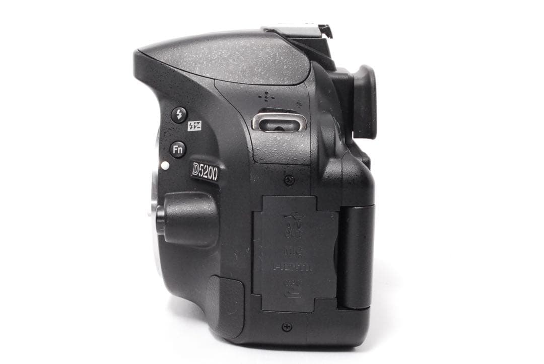 ❤️手ぶれ補正❤️Nikon D5200 Wレンズ❤️バリアングル液晶❤️一眼レフカメラ