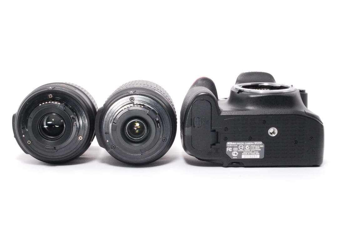 ❤️手ぶれ補正❤️Nikon D5200 Wレンズ❤️バリアングル液晶❤️一眼レフカメラ