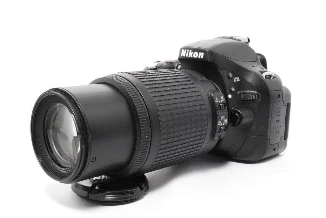 ❤️手ぶれ補正❤️Nikon D5200 Wレンズ❤️バリアングル液晶❤️一眼レフカメラ