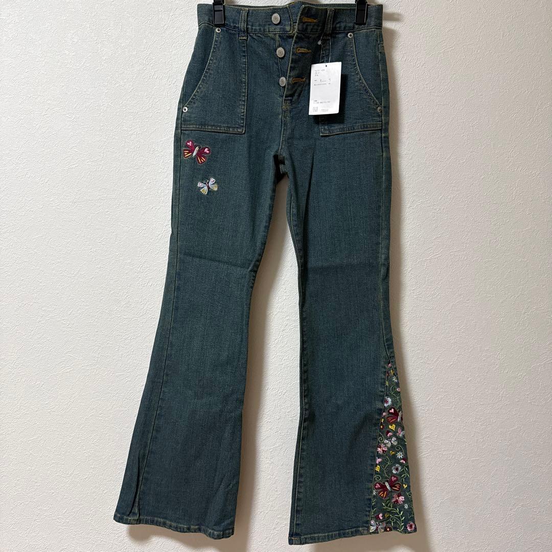 刺繍入りデニムフレアパンツ TINA:JOJUN