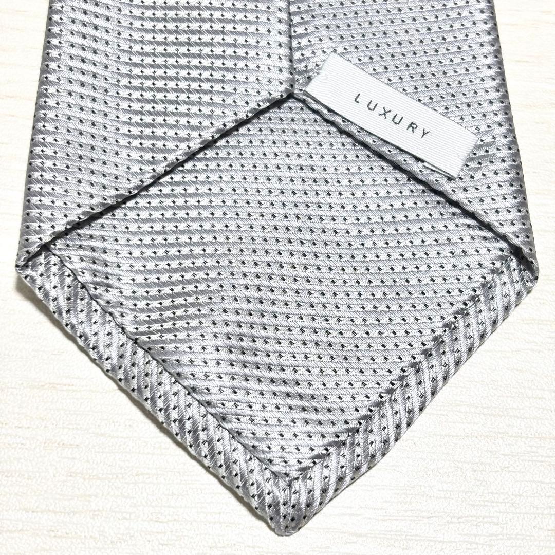 ARMANI COLLEZIONI アルマーニ シルバー 無地 ネクタイ タグ付