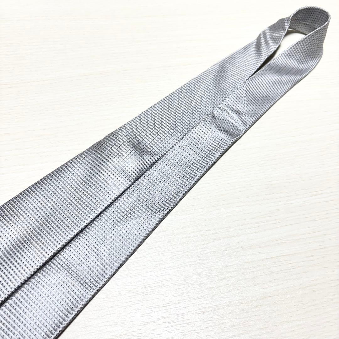 ARMANI COLLEZIONI アルマーニ シルバー 無地 ネクタイ タグ付