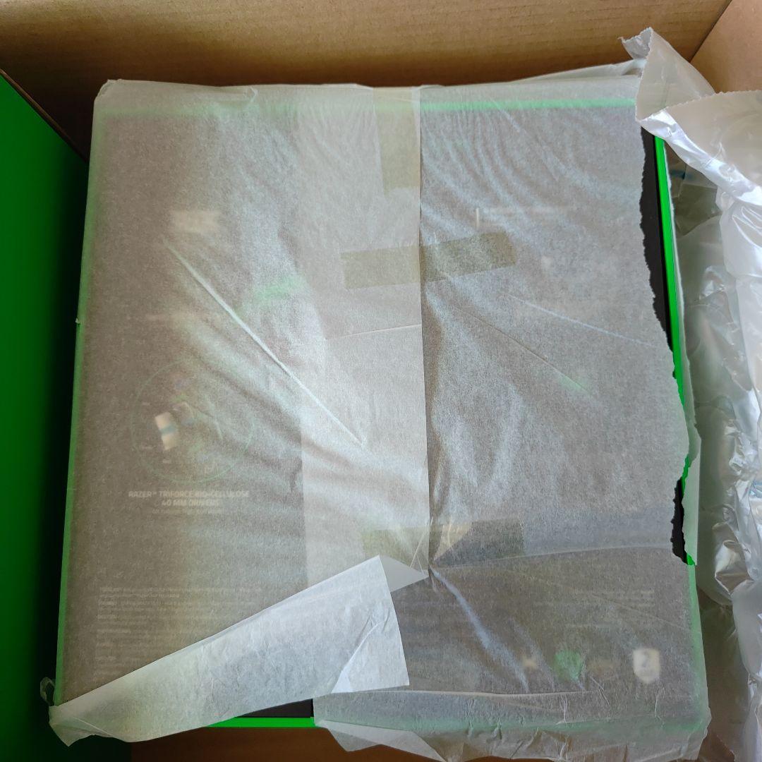 Razer base stationv2chroma、kraken v4 pro