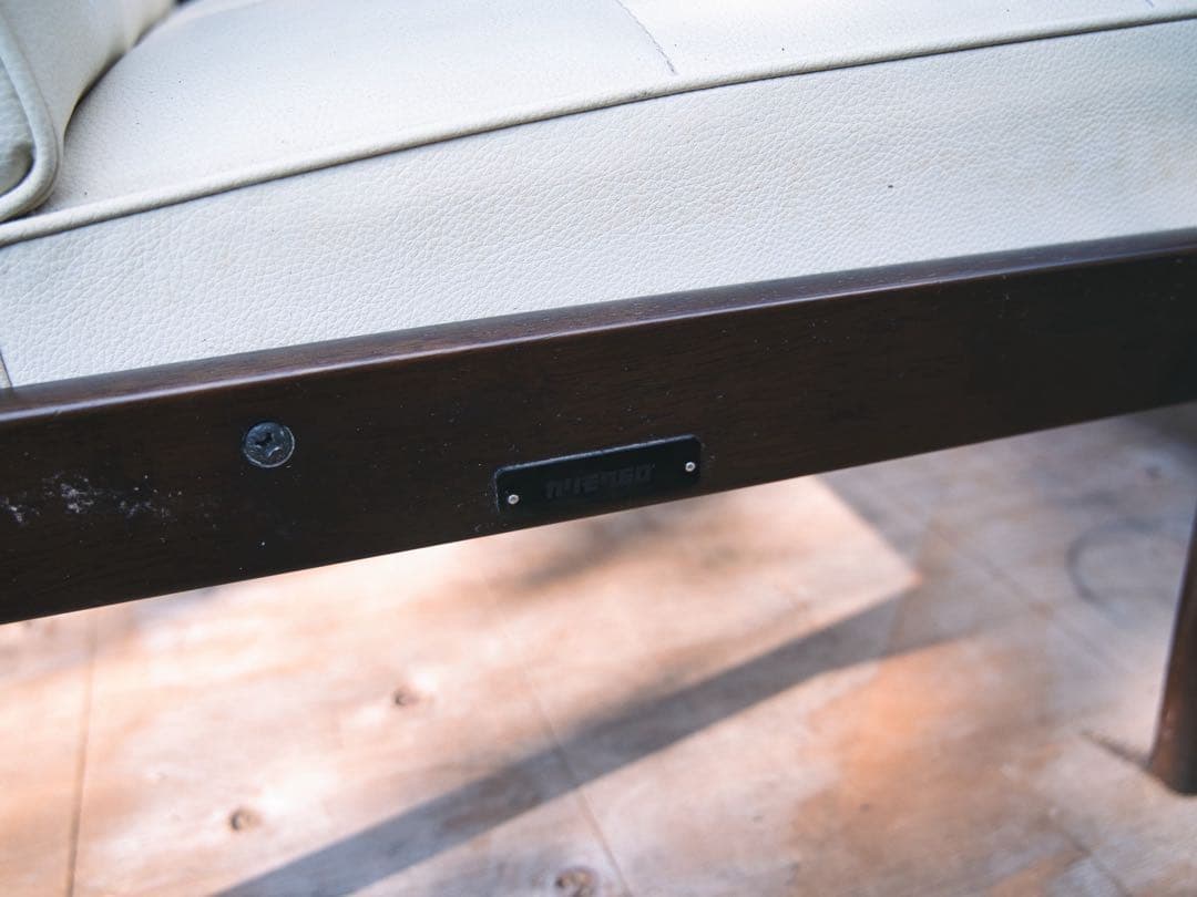 カリモク60 Kチェア　1シーター　アイボリー　ホワイト　オットマン