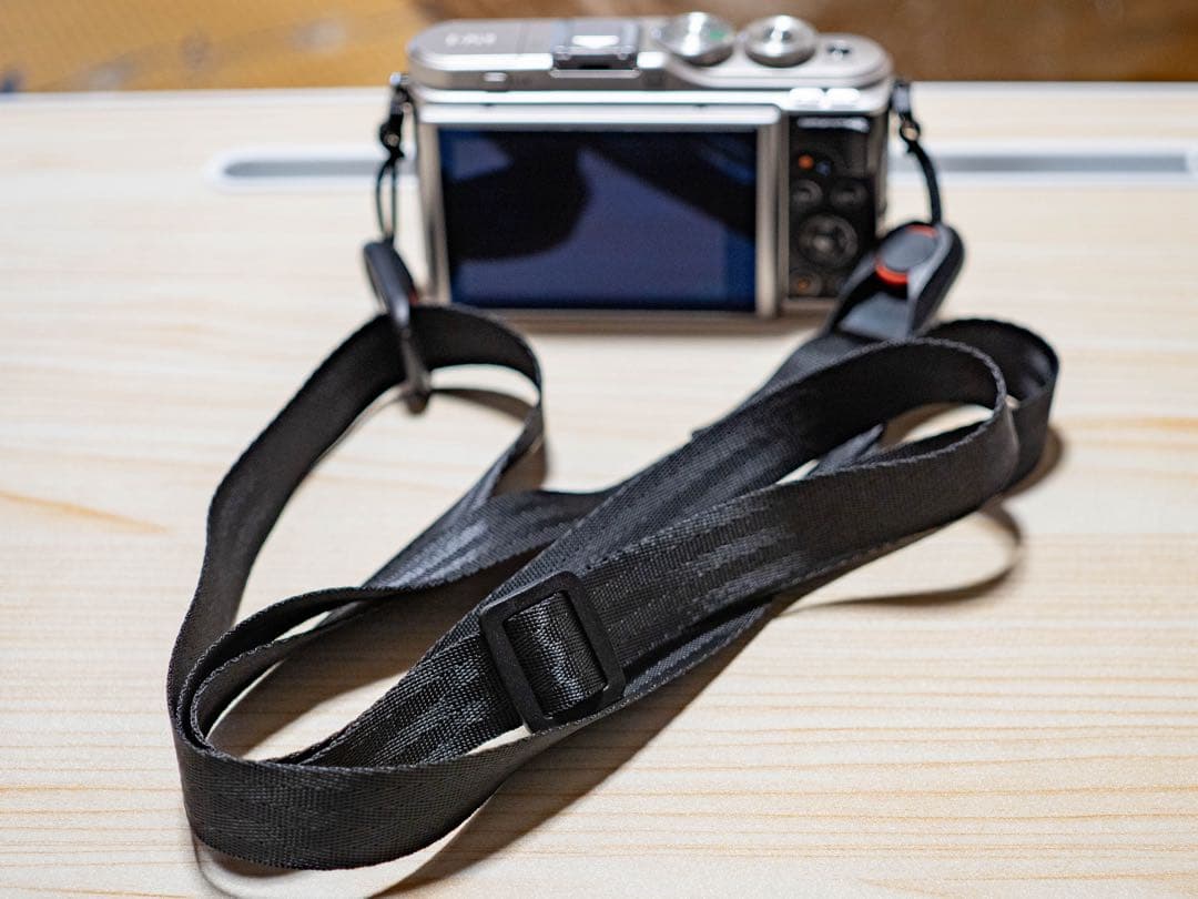 OLYMPUS PEN E-PL9 シルバー/ブラック 本体　少し難あり