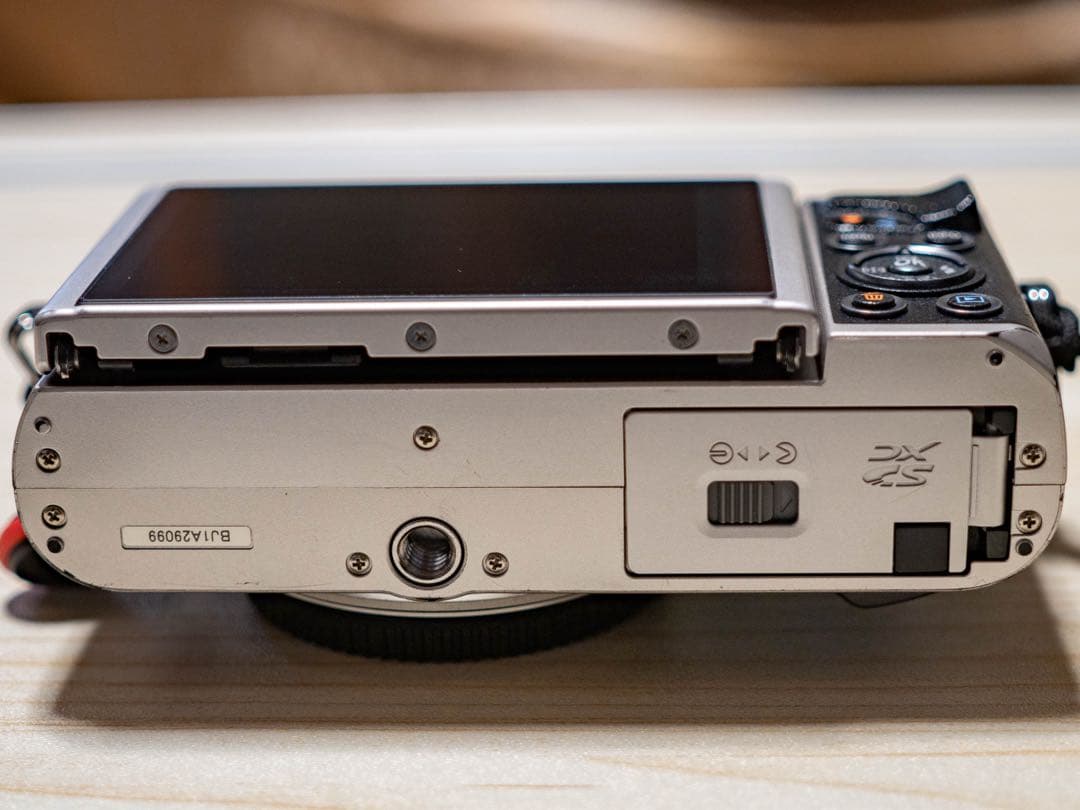 OLYMPUS PEN E-PL9 シルバー/ブラック 本体　少し難あり