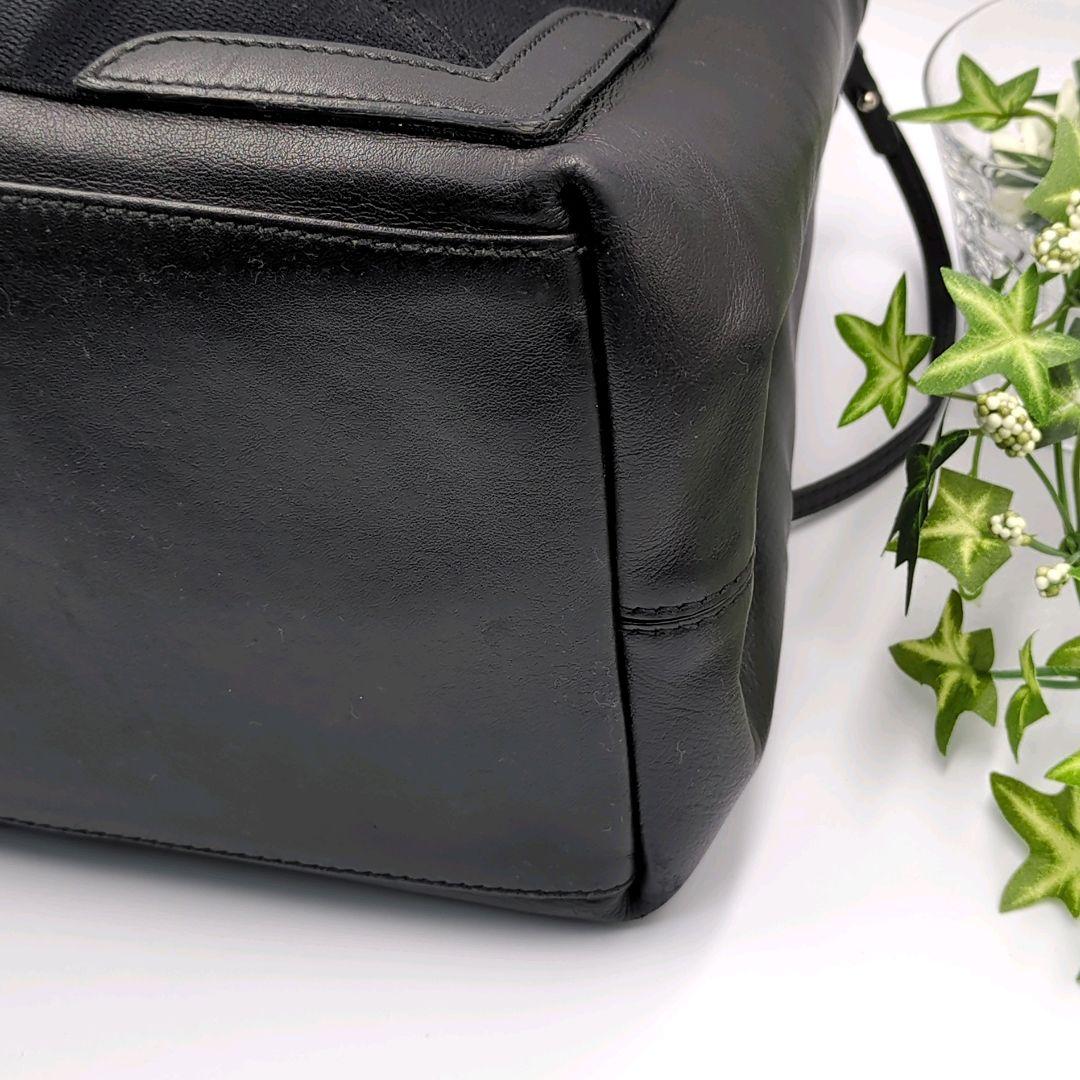 良品✨️BALENCIAGA　バレンシアガ　ハンドバッグ　パンチングロゴ