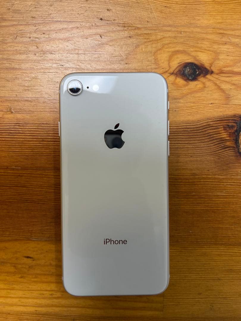 iPhone 8 シルバー 64 GB ifaceケース付き バッテリー100%