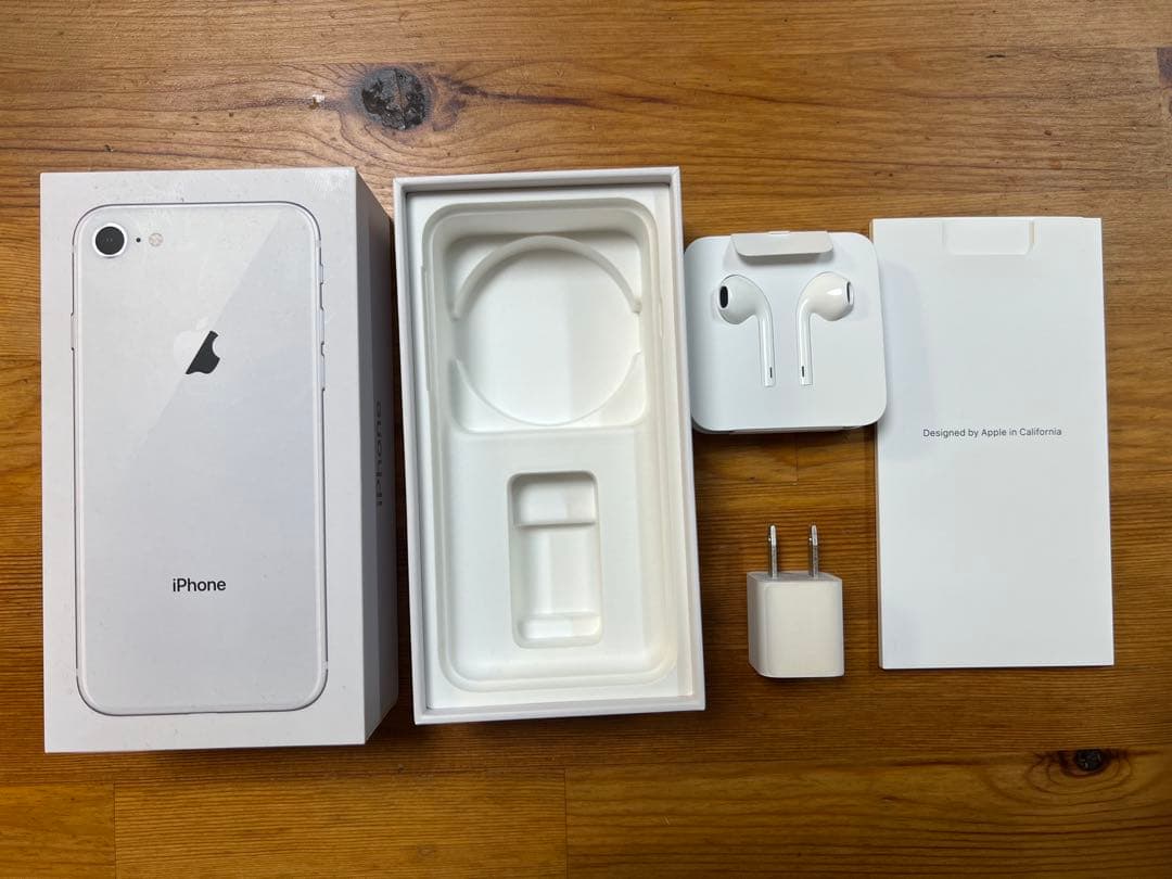 iPhone 8 シルバー 64 GB ifaceケース付き バッテリー100%