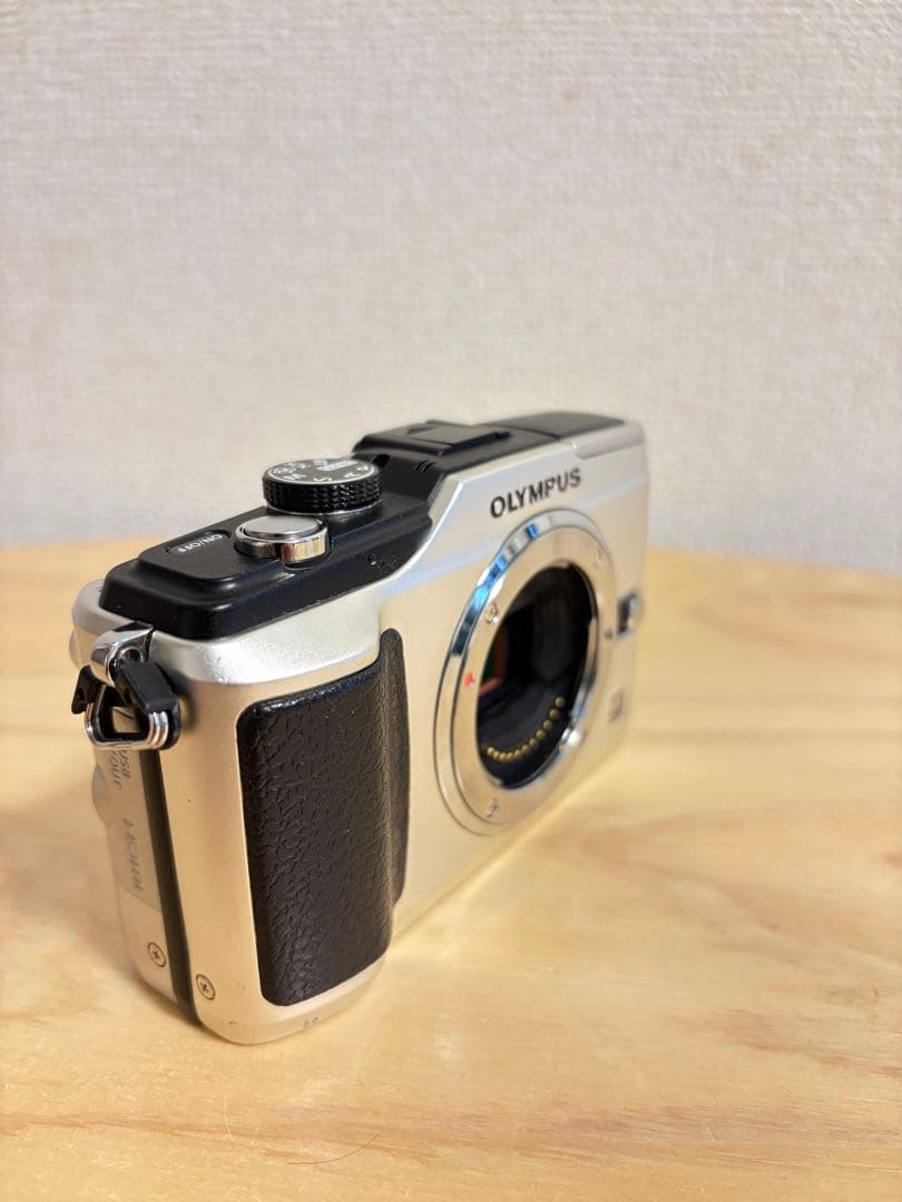 OLYMPUS ミラーレス一眼カメラ E-PL2