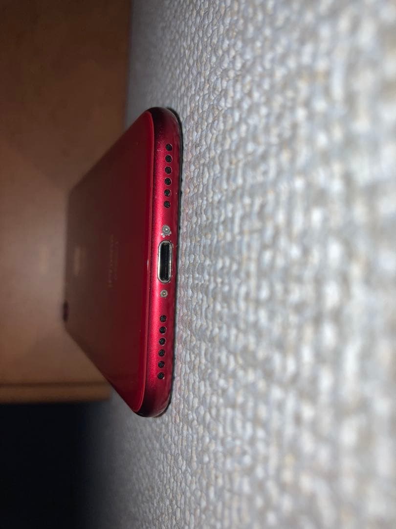 Apple iPhone 8 RED 本体