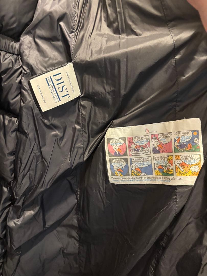 モンクレールダウンAvocette 日本橋三越モンクレールで購入　ハンガーと袋付