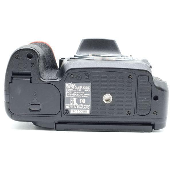 ショット数3652回!■ほぼ新品■ Nikon D750 ボディ