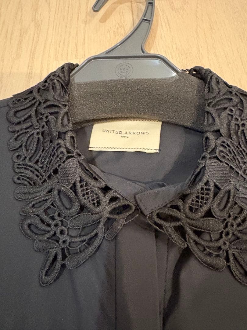 【新品未使用】ユナイテッドアローズ　ブラウス　黒　フリーサイズ