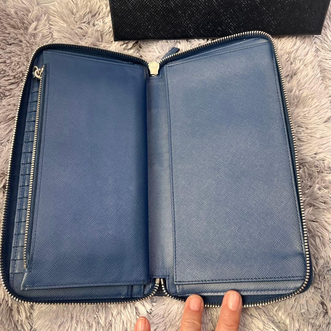 良品✨PRADA 大大容量　オーガナイザー　サフィアーノ　ラウンドジップ　ブルー