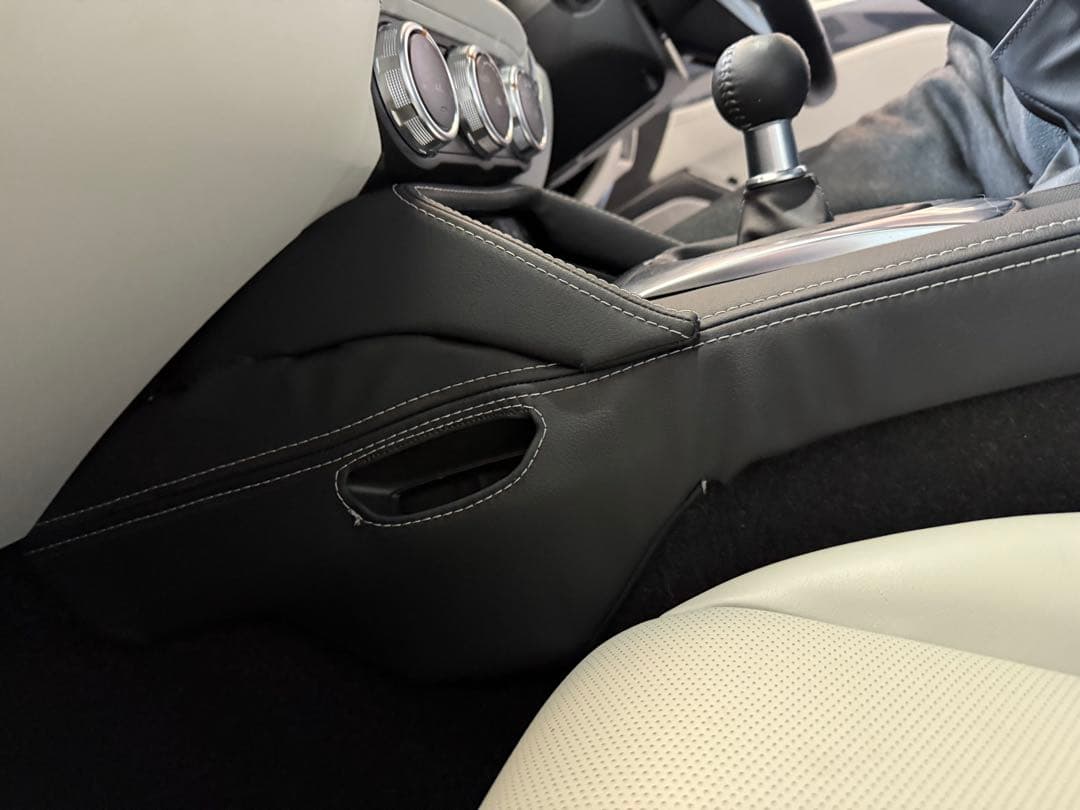 値下NDロードスター用LIBERALコンソール、リッド、センターフードジャケット