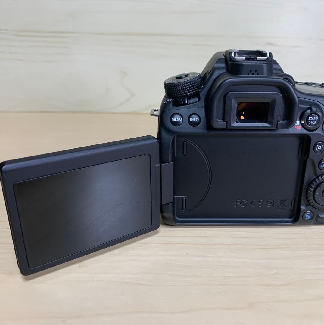 （中古品） EOS 80D EF-S18-135 IS USM レンズキット