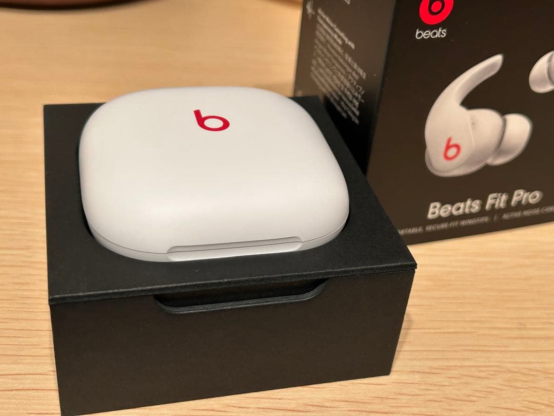 ワイヤレスイヤホン Beats Fit Pro ホワイト MK2G3PA/A