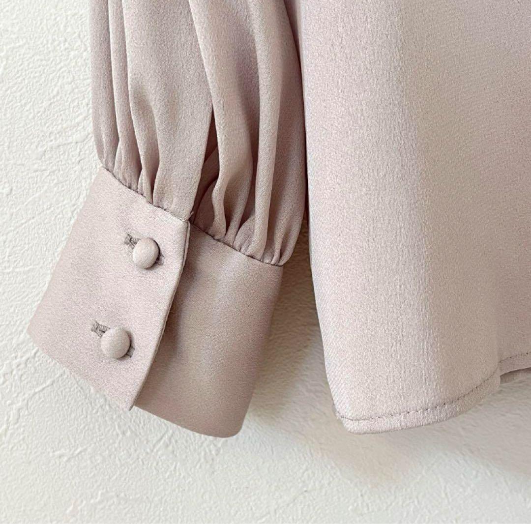 【780】新品　アナイ　サテンアムンゼンフリル ブラウス　ライトベージュ　36