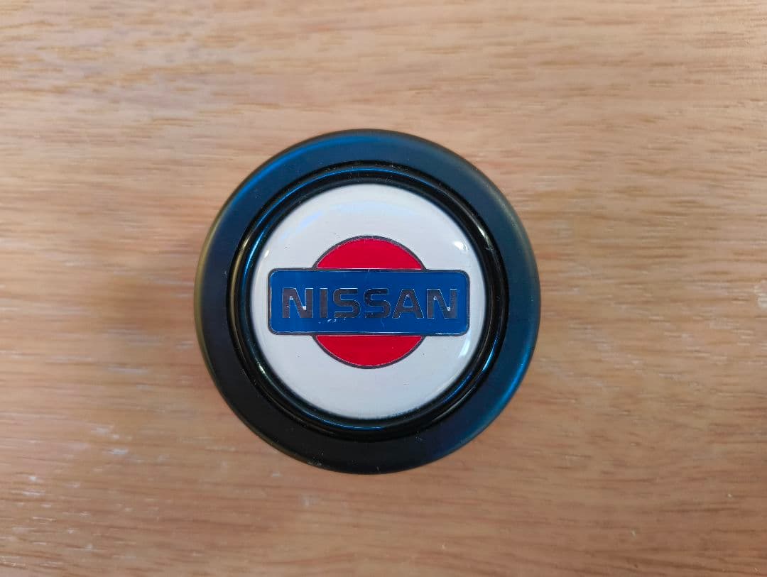 日産 NISSAN ホーンボタン MOMO 正規品 旧車 箱スカ フェアレディZ