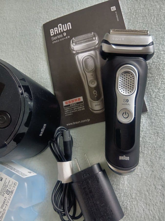 AKN様ブラウン最高峰Series 9 S9 9360cc 洗浄液付き 新品❣️