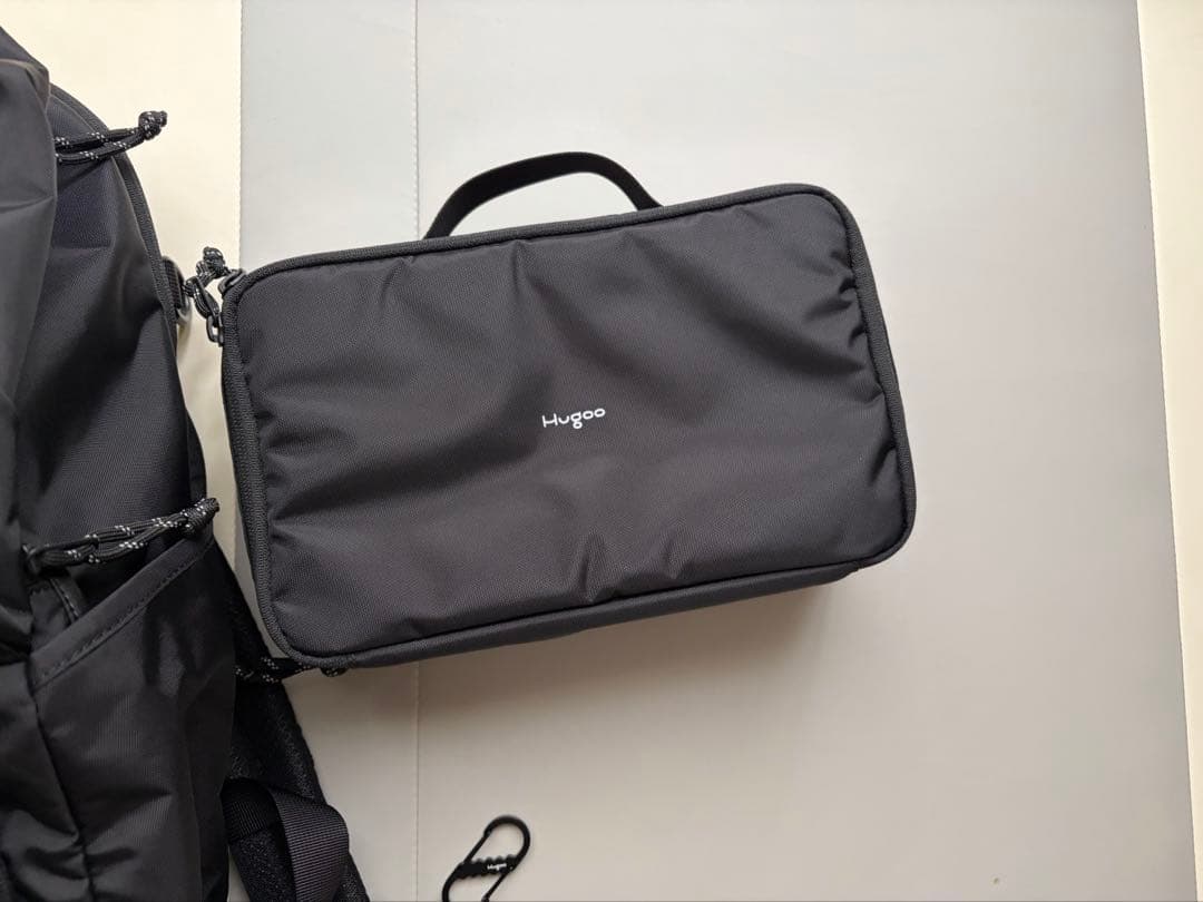 美品　Hugoo ハグー マザーズバッグ　リュック　カラビナ付き