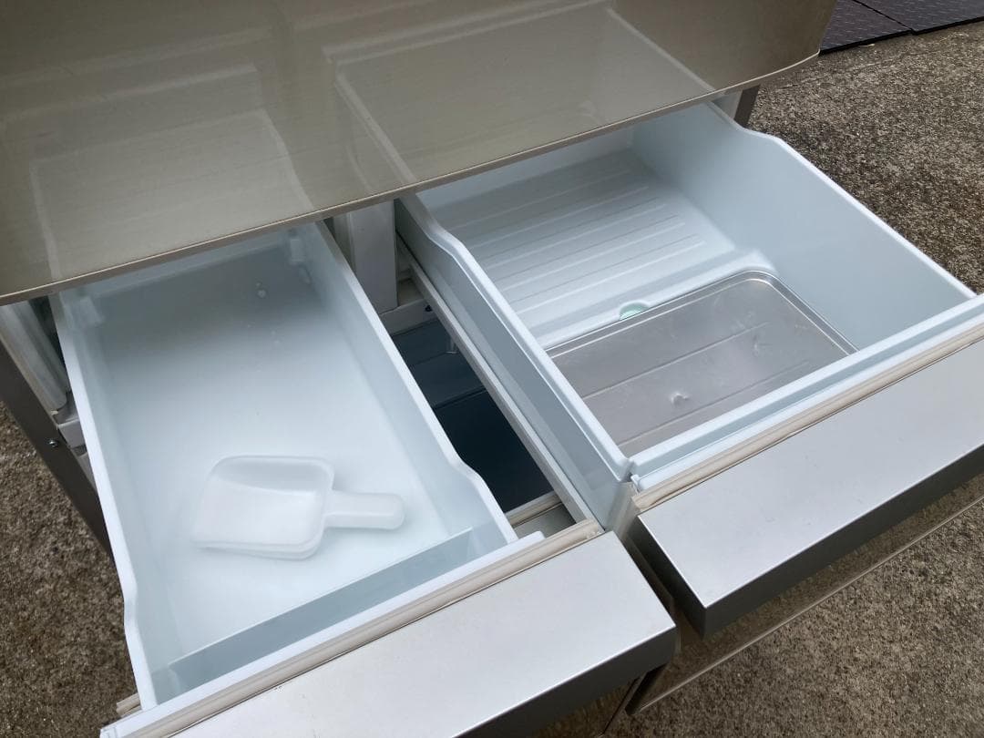 愛知岐阜/送料無料★東芝 548L冷蔵庫　GR-D55F-NT　2011年製