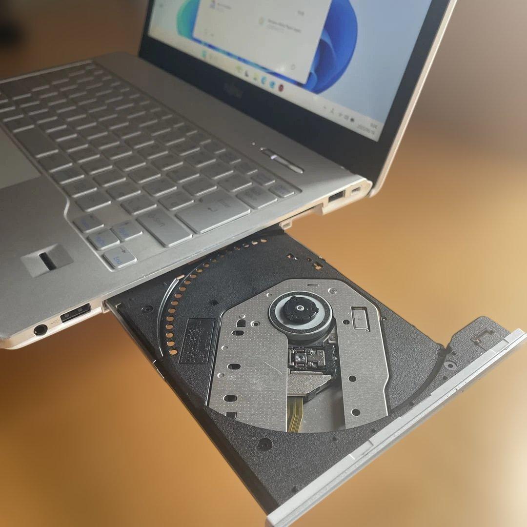 値下げ！WordやExcelも搭載！快適！メモリ8GB、SSD256GB 高性能