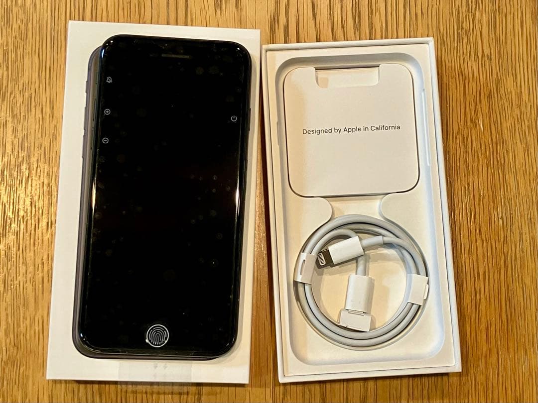 iPhone SE (第3世代) ブラック 64GB 本体