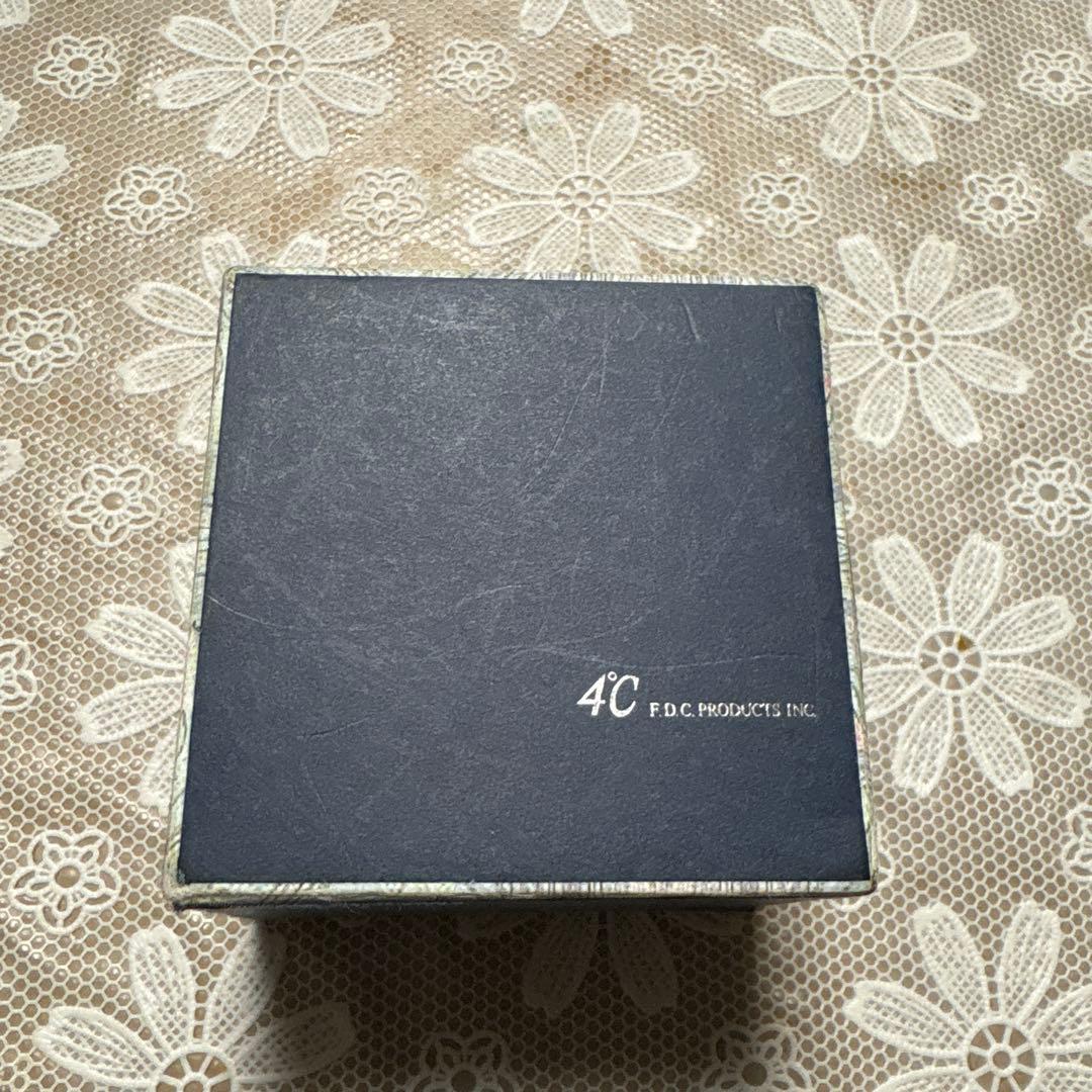 4°C スノードロップ サファイアピアス 14金 ホワイトゴールド