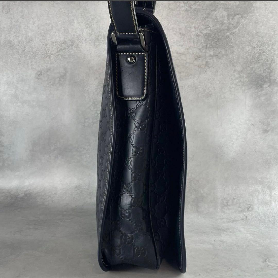 【極美品】グッチ ショルダーバッグ メッセンジャー シマ レザー ネイビー 紺色