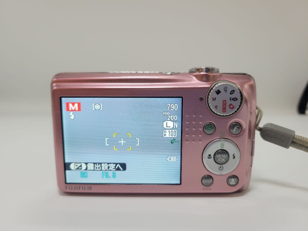 [美品] FUJIFILM FinePix F70EXR デジタルカメラ ピンク