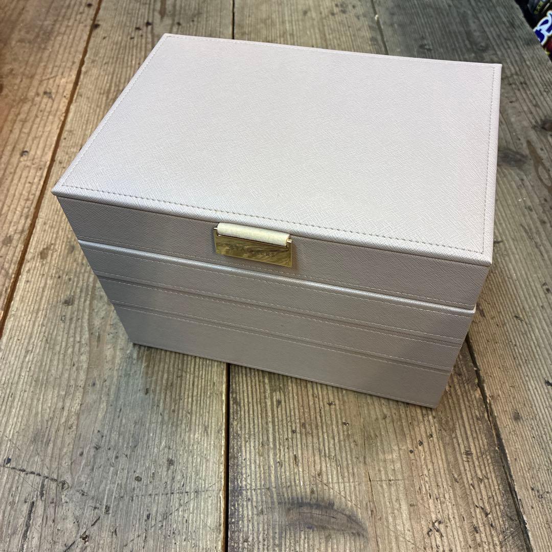 未使用に近い　STACKERS ジュエリーボックス 4段 グレージュ