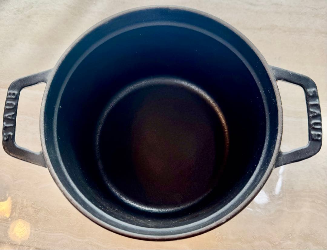 staub ピコ・ココット ラウンド 16cm ブラック 現行品より深さがある